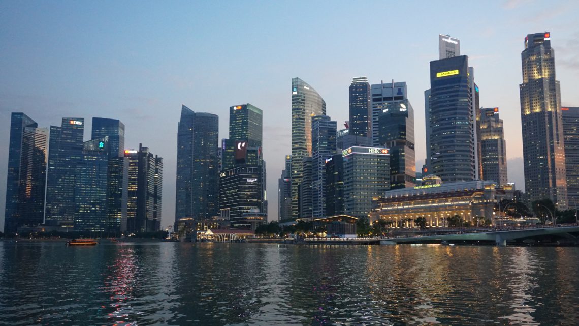 Blick auf die Skyline in Singapur