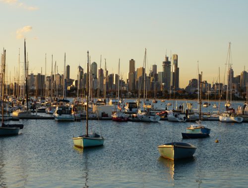 Der Blick von St. Kilda auf die Skyline von Melbourne